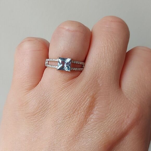 1.2 Carat Sky Blue Topaz 925 Sterling Silver Gemstone Ring - Picture 8 of 13